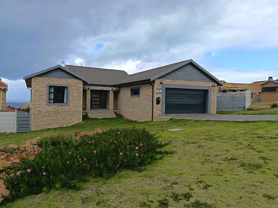 4 Bedroom Property for Sale in Wavecrest Eastern Cape